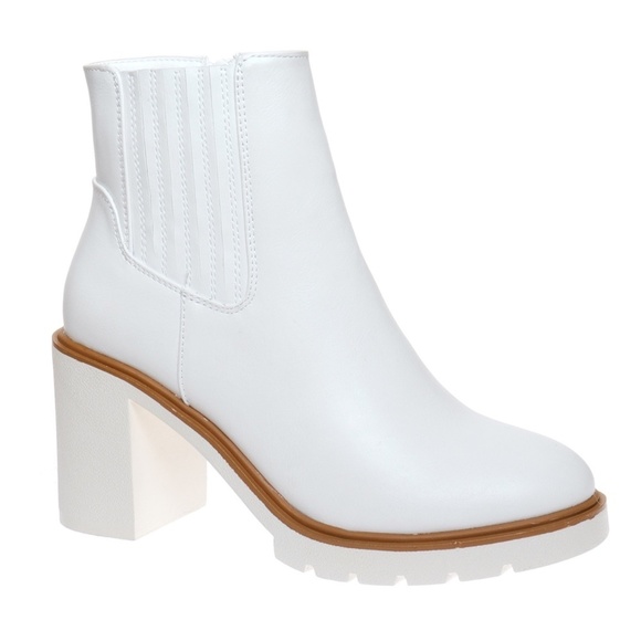 Clearance White Chelsea Platform Lug Sole Booties size 8.5 - Picture 2 of 4